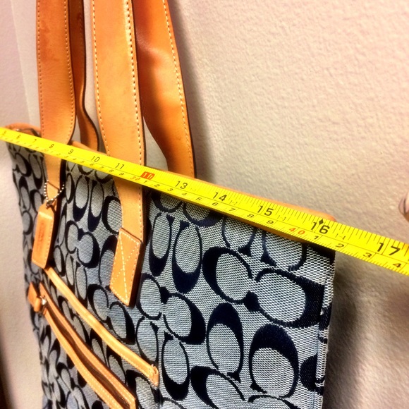 Large Coach logo tote - Picture 4 of 8